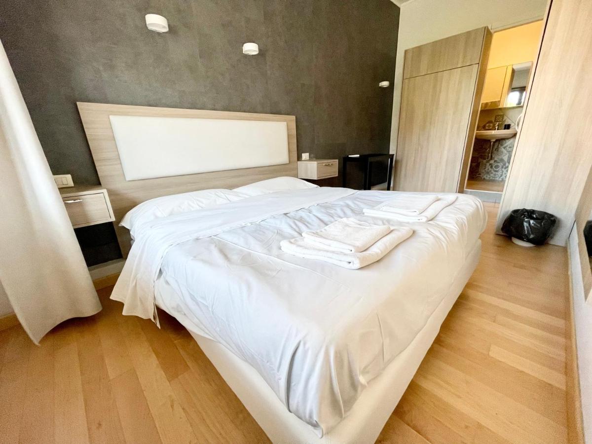 Luciano Laterani Guest House โรม ภายนอก รูปภาพ