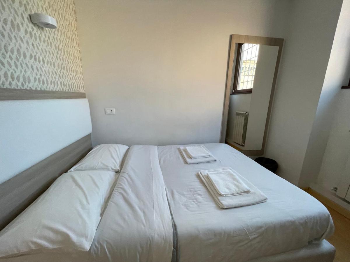Luciano Laterani Guest House โรม ภายนอก รูปภาพ